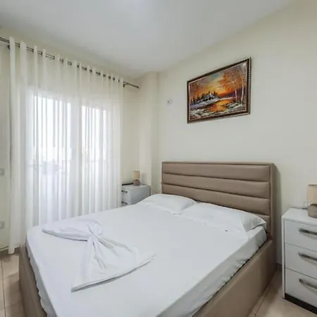 The Beachfront Bliss By Ps Apartamento Golem (Tirana)